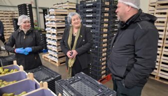 Caroline van der Plas bezoekt Fruitregio Rivierenland