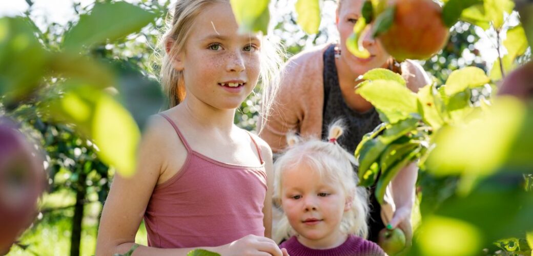 Burgemeester Nelly Kalfs opent De Fruitigste Hardfruitdagen