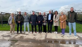 College gemeente Buren bezoekt Berrybrothers