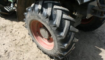 Strengere regels T-rijbewijs brengen fruittelers in problemen