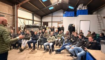 Drukbezochte bloeibijeenkomst in de polder